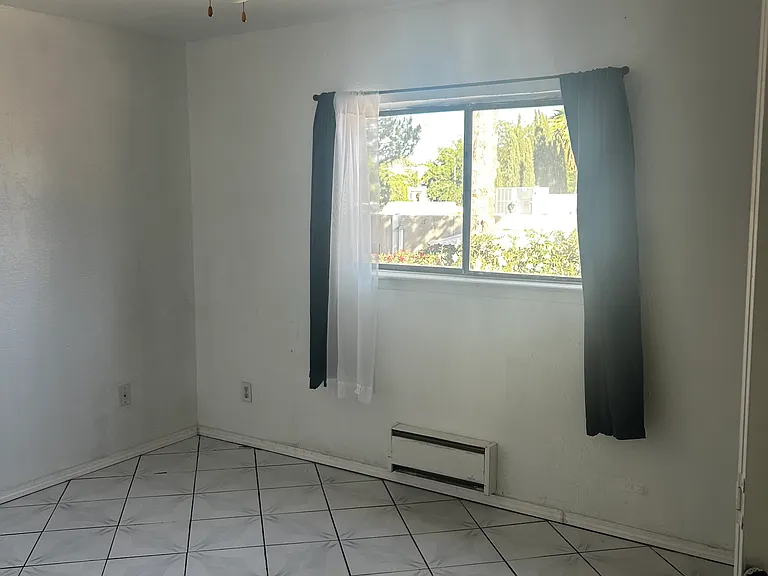 1620 Birch Ct — Photo 3