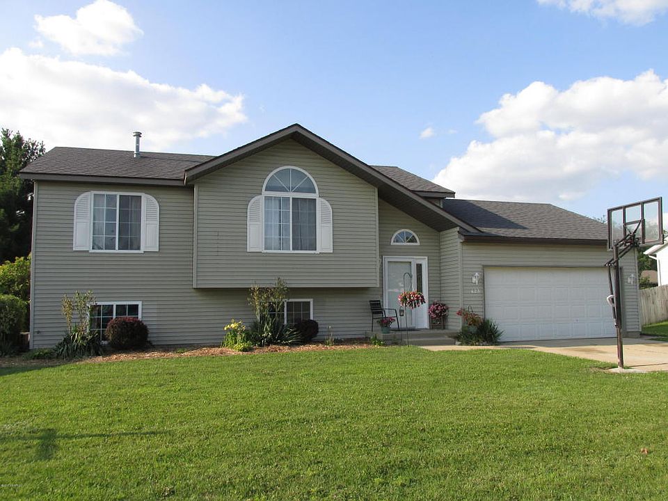 1st image of 423 Sunbrook Dr SE