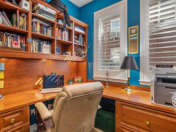 5th image of 1731 W Watrous Ave APT 101