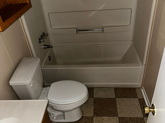 5th image of 213 W California St #4