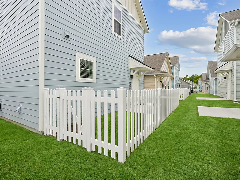 Hamlet Barclay West - Homes & Townhomes for Rent — Photo 38
