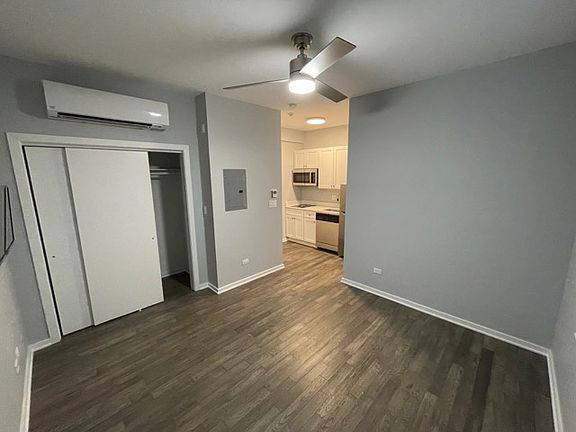 2nd image of 5242 N Winthrop Ave #409