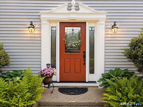 3rd image of 32 Whippoorwill Road