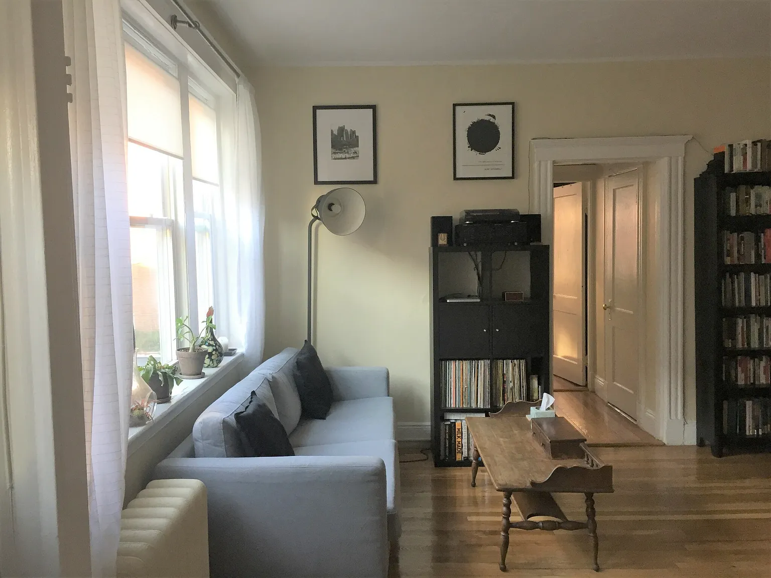1 bed, 1.0 bath, $2,325 — Photo 2