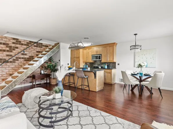 325 N 3rd St APT 2, Campbell, CA 95008