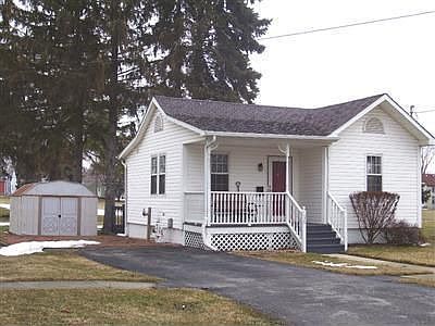 1st image of 139 E Davis St