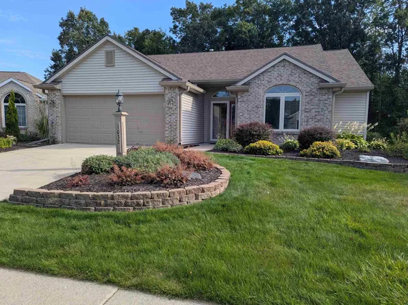 1032 Falcon Creek Pkwy, Fort Wayne, IN 46845