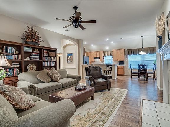 5th image of 3313 Mosswood Dr