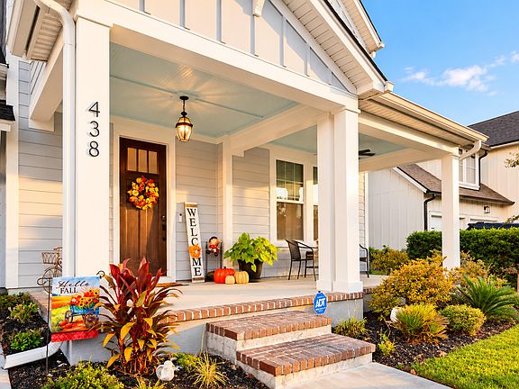 3rd image of 438 Cool Bend Ln