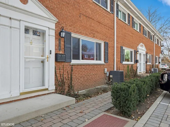 2106 Saint Johns Ave APT C, Highland Park, IL 60035