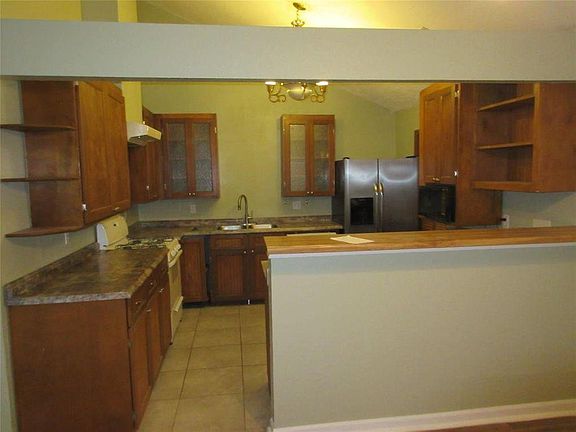 5th image of 18303 Wild Willow Ln