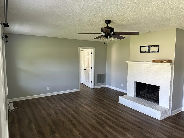9818 Valley Rd — Photo 5