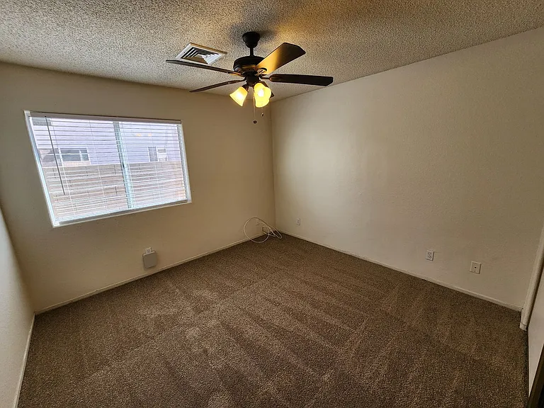 1720 Navarre Ln — Photo 33