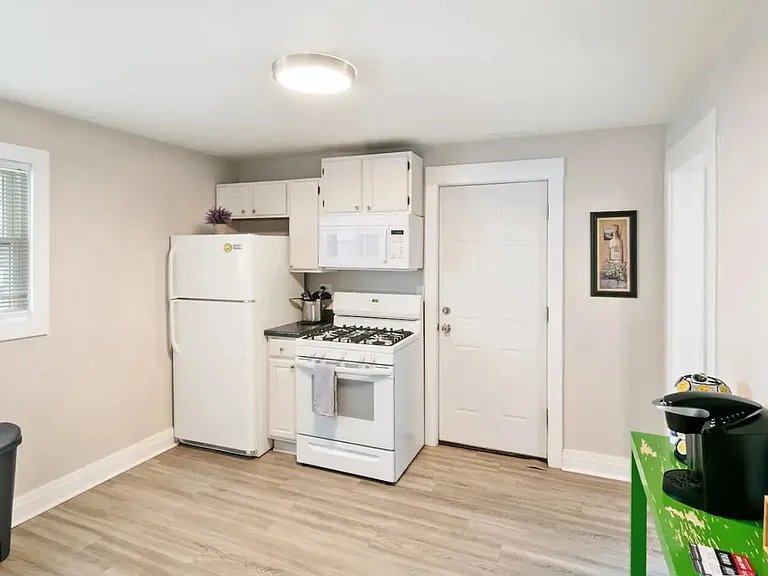 114 E Sunnyside Ave — Photo 10
