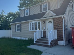 17 Kenneth Ave, Parlin, NJ 08859