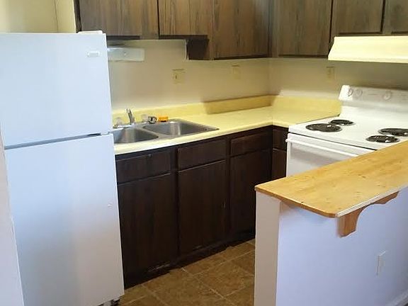5th image of 186 E Market St APT 232