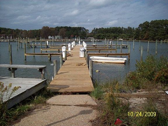 3rd image of 173 Beach Cove Dr