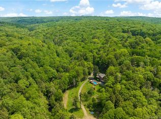 11 Hemlock Trl, Oxford, CT 06478