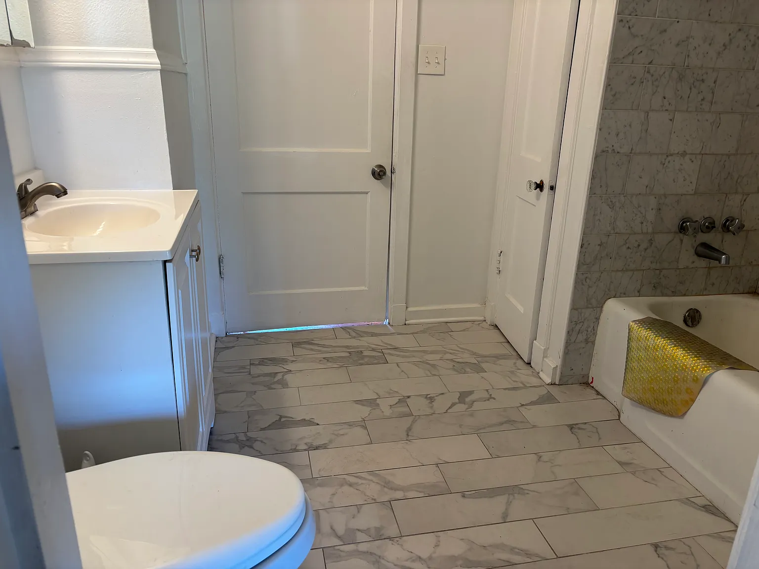 3 bed, 1100 sqft, $1,700 — Photo 4