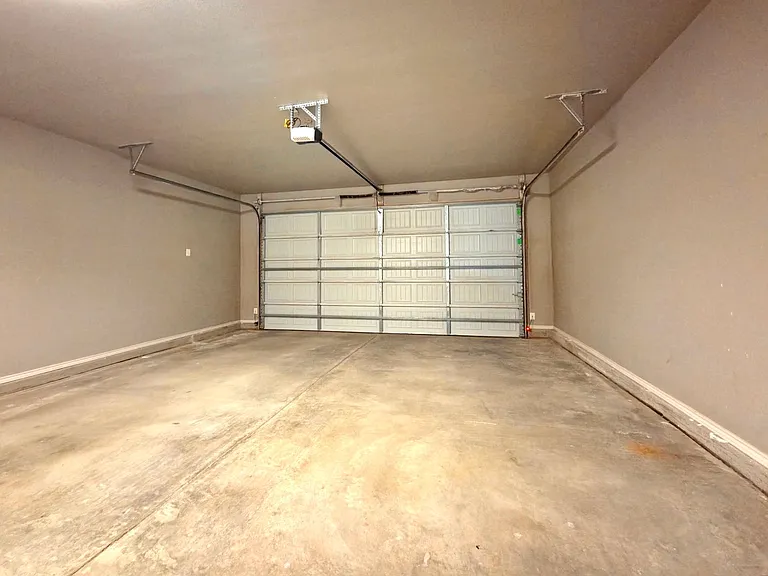 1109 Preston Trl — Photo 17