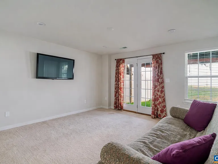 2052 Elm Tree Ct — Photo 14