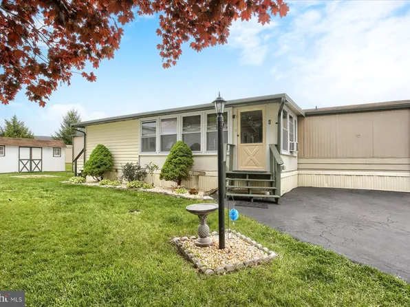 4 Meadow Run Pl, Harrisburg, PA 17112