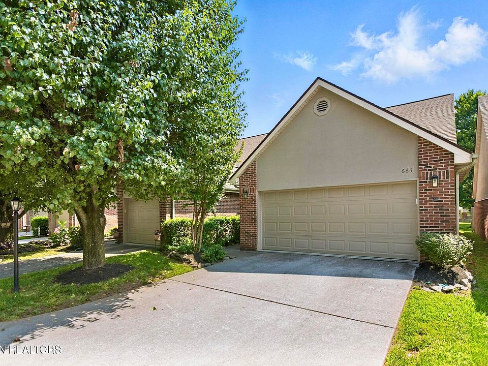 1st image of 665 Farragut Commons Dr