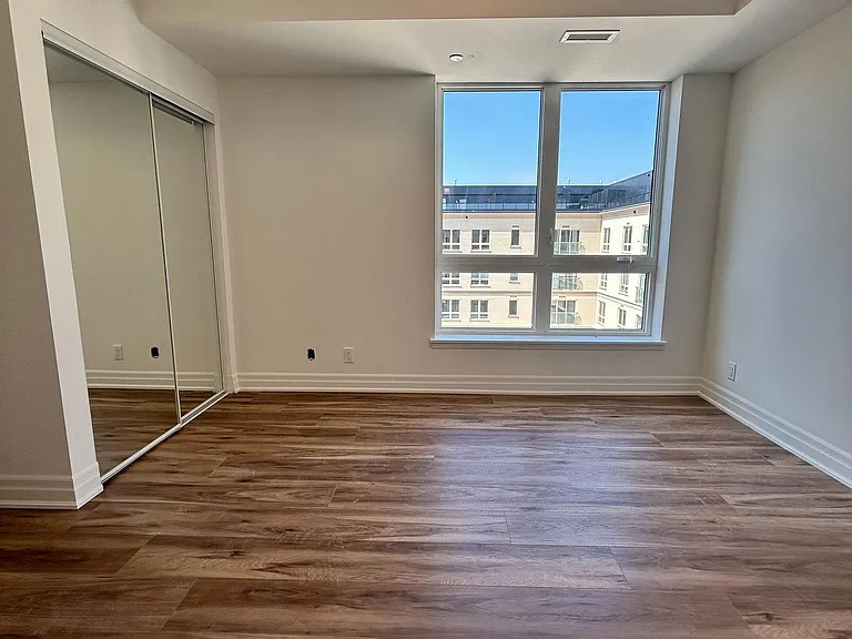 101 Cathedral High St #Penthouse 16 — Photo 2