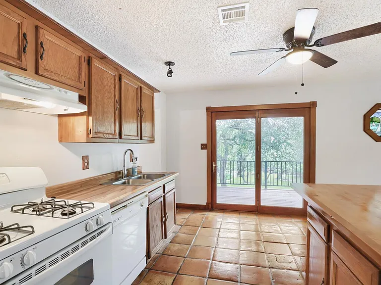 16109 Awalt Dr #B — Photo 7