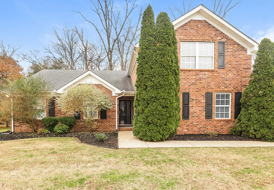 2013 Saint Andrews Dr