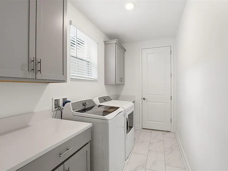8060 Peaceful Cir — Photo 32