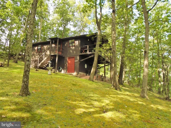 557 Trapper Ridge Ln, Hedgesville, WV 25427