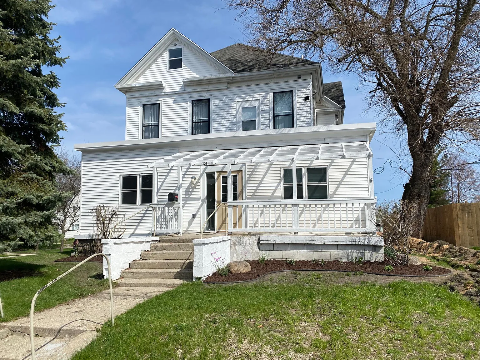 2 bed, 875 sqft, $1,225 — Photo 2