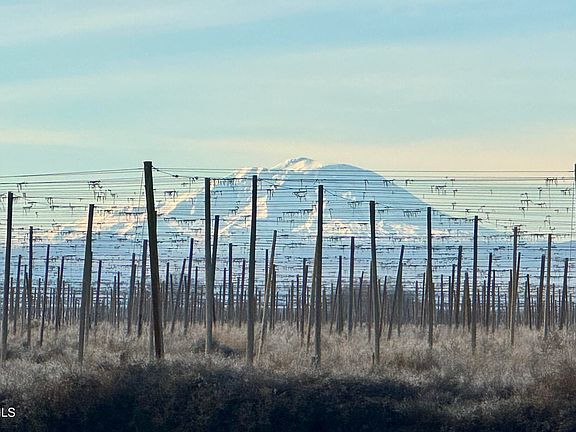 5th image of 3920 S Olden Way Rd