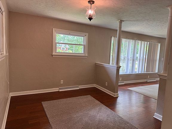5th image of 453 Foster St