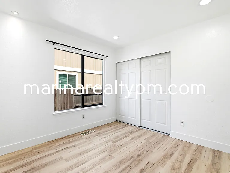 208 Buttercup Cir — Photo 36