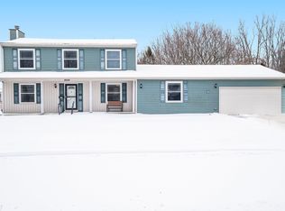 6038 Barker Dr, Waterford, MI 48329