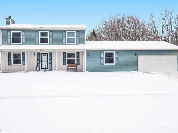 6038 Barker Dr, Waterford, MI 48329
