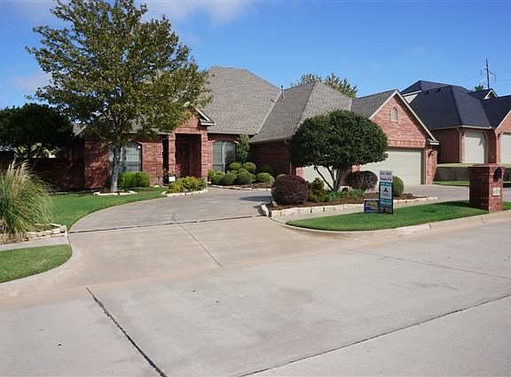 Front Circle Driveway