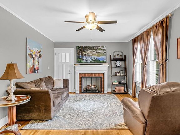 4th image of 3106 Old Buncombe Rd