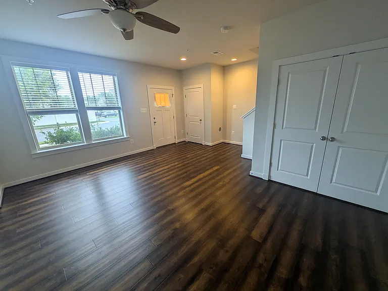 1121 Lawler Dr — Photo 13