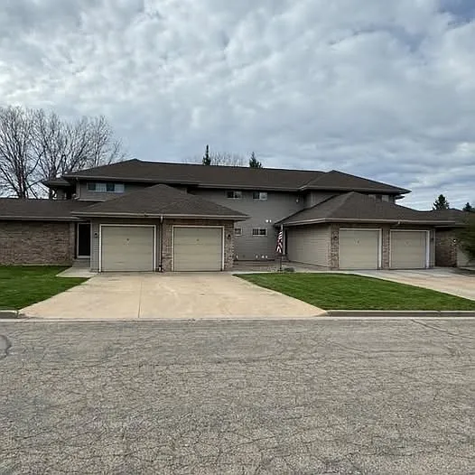 101 Joyce Dr #F — Photo 1
