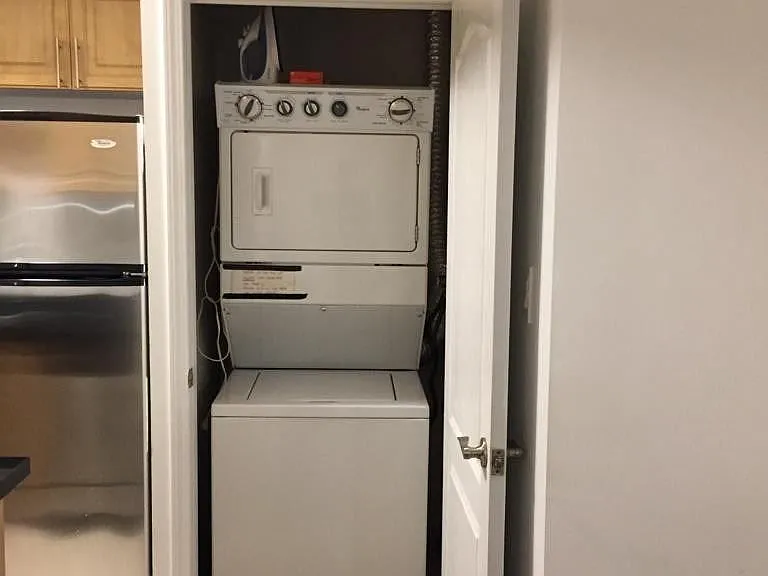 263 Wellington St W #705 — Photo 16
