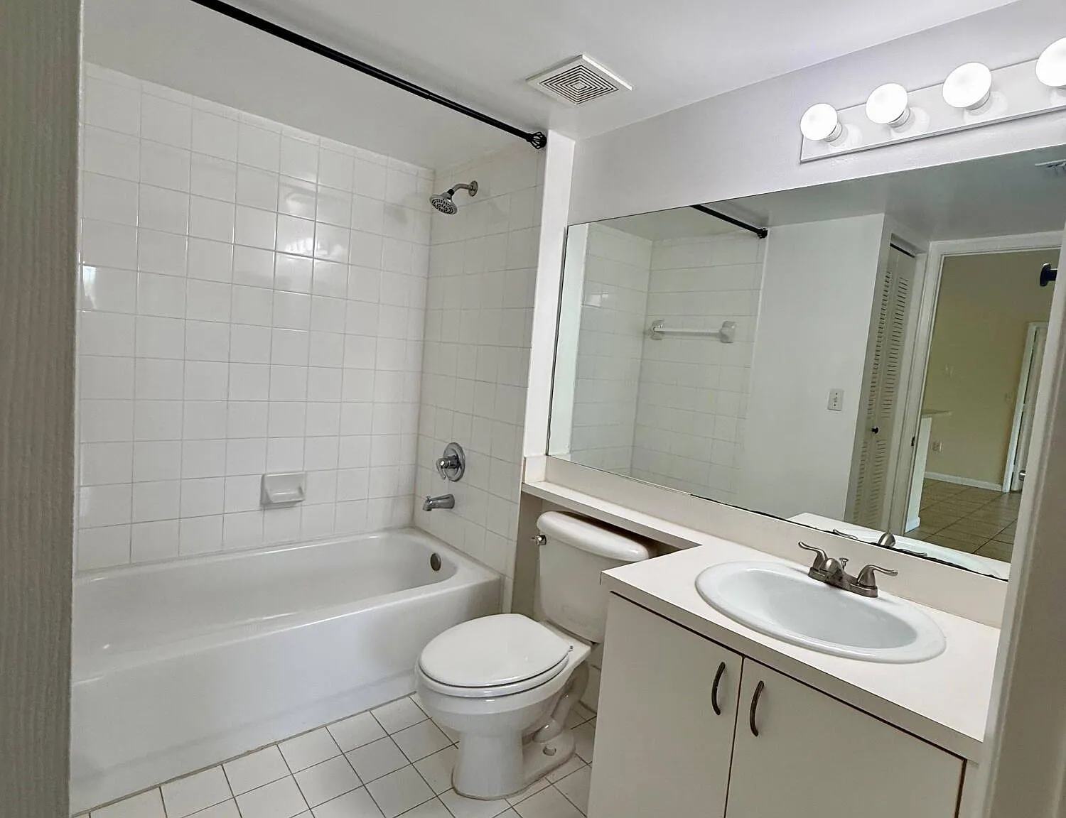 2 bed, 2.0 bath, 1112 sqft, $2,100 — Photo 3