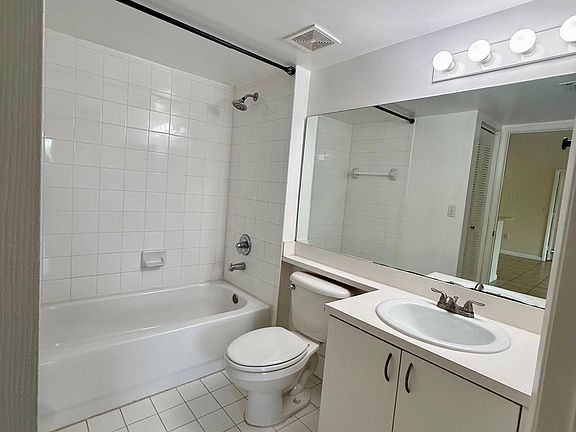 3rd image of 3840 Lyons Rd APT 305