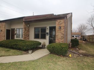 1701 Rockingham Dr APT 5, Normal, IL 61761