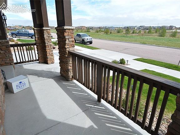 FRONT YARD VIEW GREENSPACE