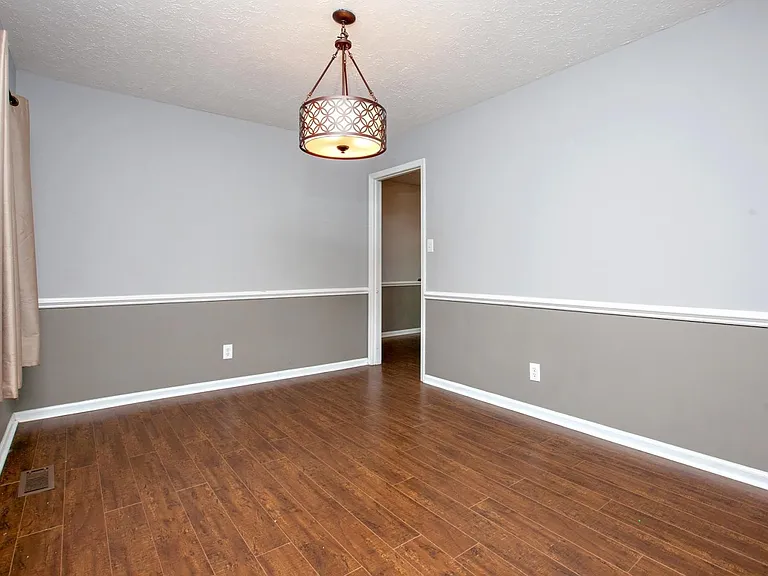 1819 Eichelberger Dr — Photo 20