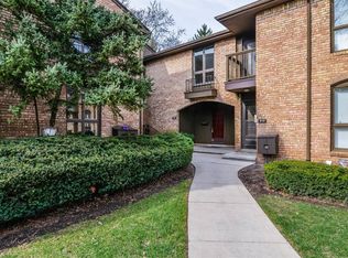 913 Greenhills Dr, Ann Arbor, MI