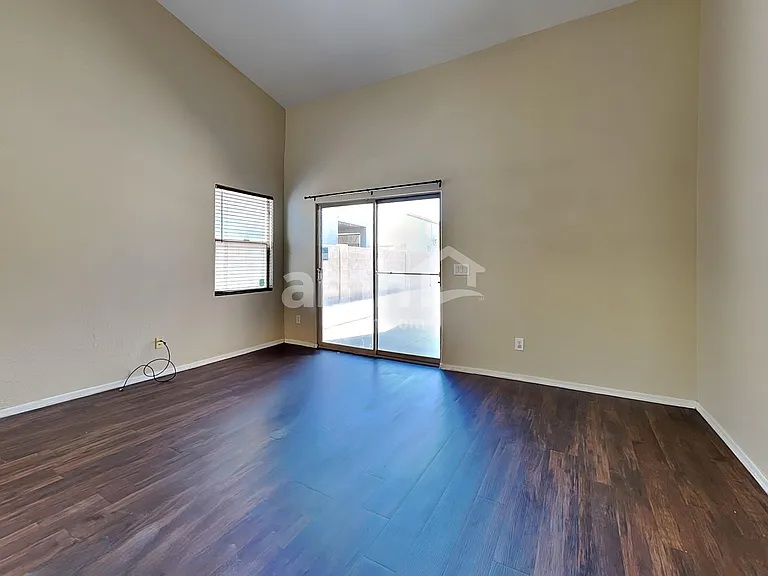 7202 S 45th Ave — Photo 6
